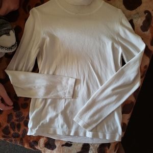 White cotton turtle neck